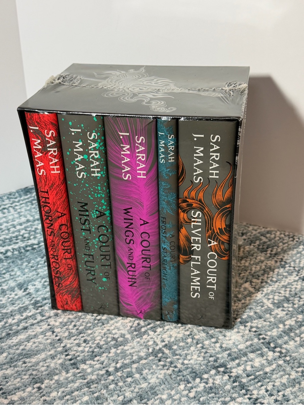 New in box! Sealed! Court of Thorns and Roses Boxed Set - Sarah J Maas